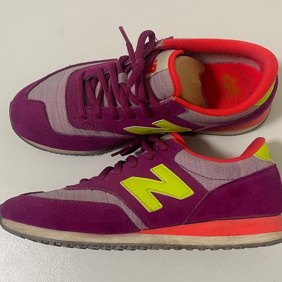 New Balance 620 - Picture 1 of 3